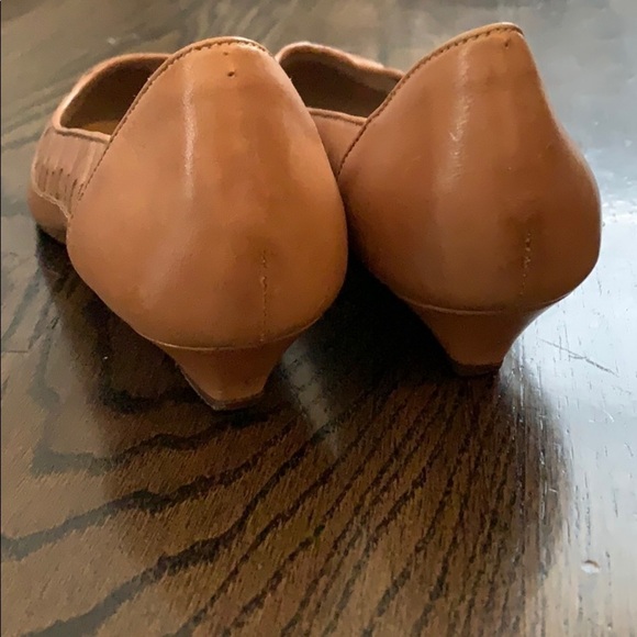 Sutton Plaza Hand made in Brazil leather tan wedge - Picture 7 of 8